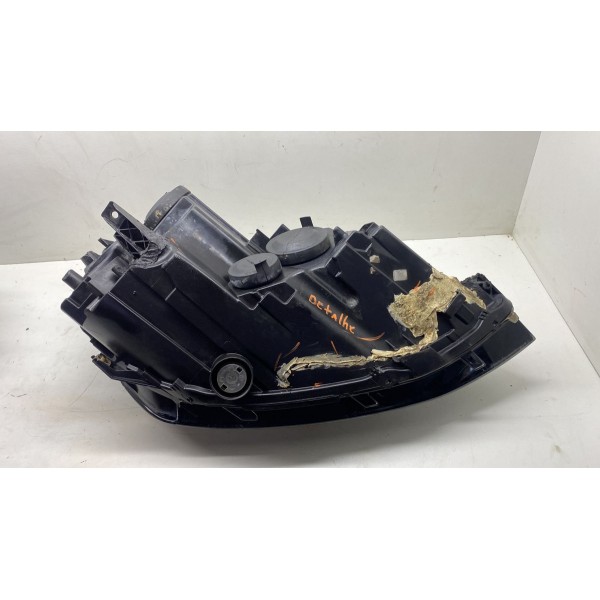 Farol (dianteiro Esq)com Detalhe -golf Highline 1.4 2014 B1