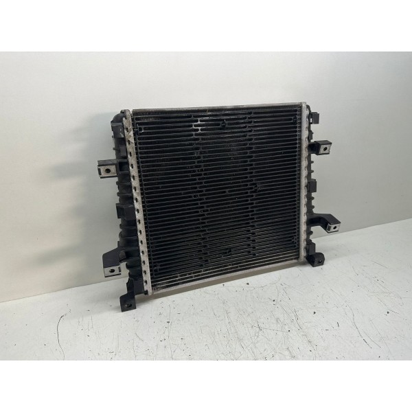 Radiador De Agua Auxiliar Esquerdo Audi Q7 2012 7l8121212a