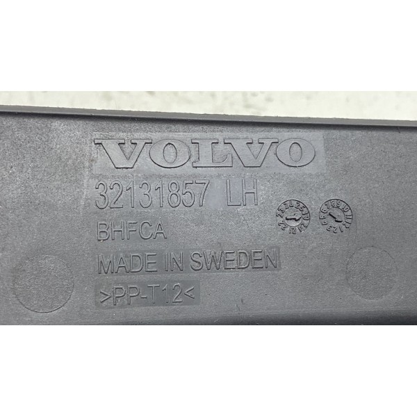 Acabamento Superior Para-lama ( Esquerdo ) - Volvo Xc40 2020
