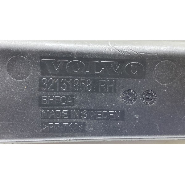 Acabamento Paralama ( Direito ) - Volvo Xc40 T-4 Inscript 20