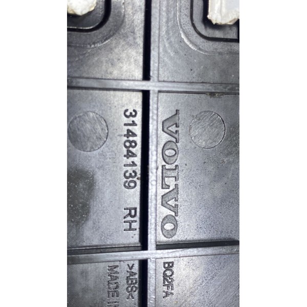 Friso Soleira Porta-mala - Volvo Xc40 T-4 Inscript 2020