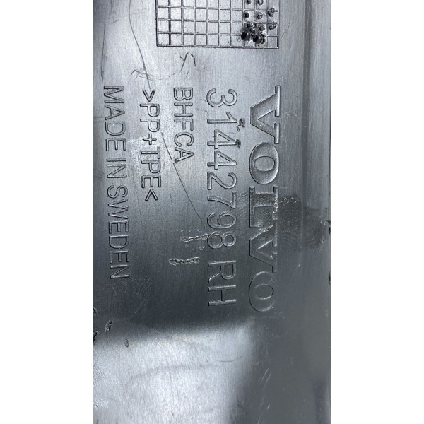Moldura Interna Para-lama ( Dir ) - Volvo Xc40 T-4 2020
