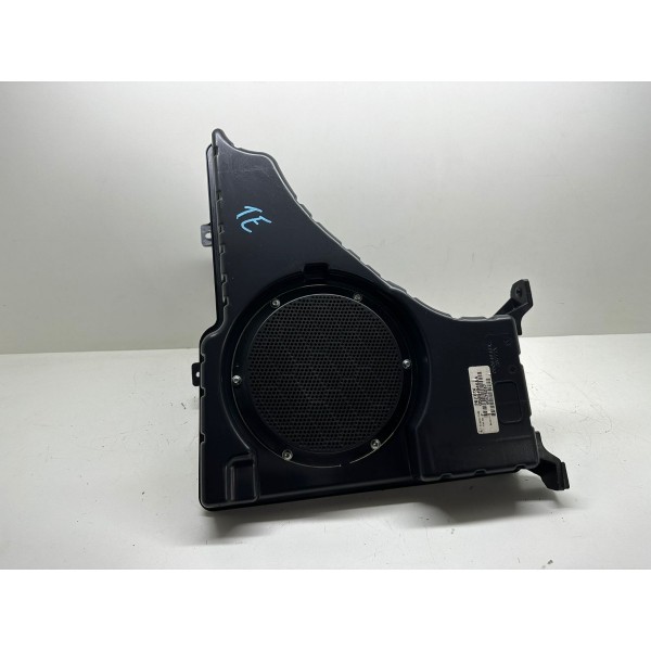 Alto Falante Subwoofer Traseiro Esquerdo Dodge Journey 2013