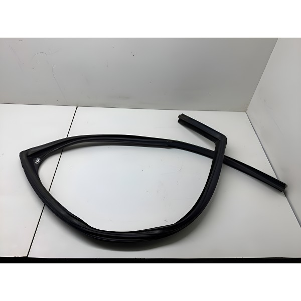 Borracha Vidro Tras/direito Ford Ka 2020 Preto Preto