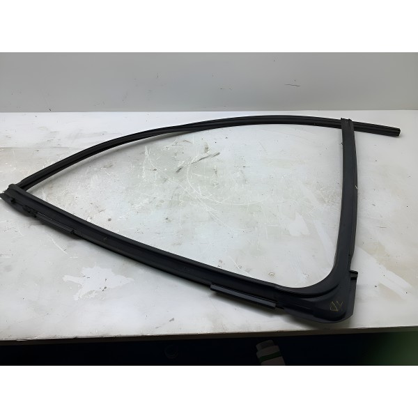 Borracha Vidro Tras/direito Nissan Kicks Exclusive 2022 Pret Preto