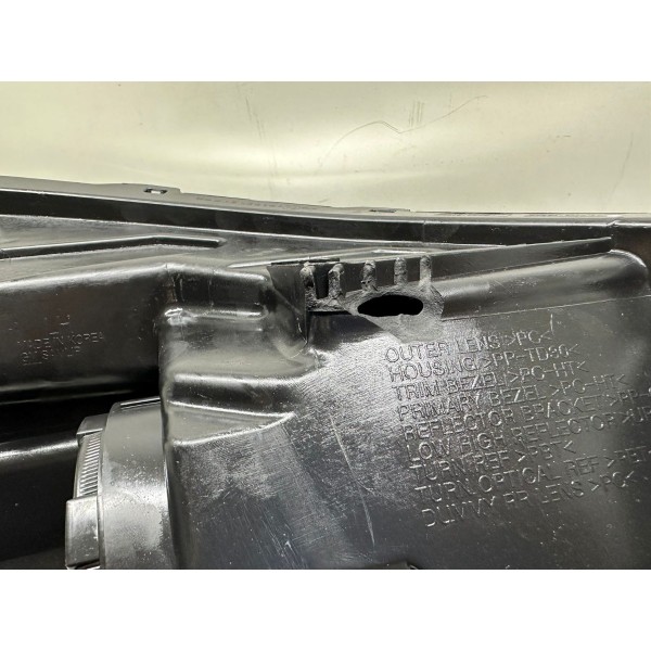 Farol Esquerdo Com Detalhe Cruze Lt 2017