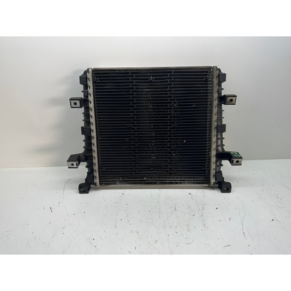 Radiador De Agua Auxiliar Direito Audi Q7 2012 7l8121212a