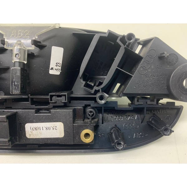 Maçaneta Interna Diant. Direita Audi Q7 2012 4l0837020 2864
