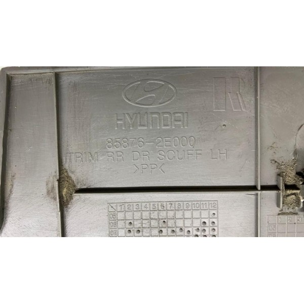 Moldura Acabamento Porta Malas Esquerdo Hyundai Tucson 2012