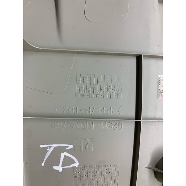 Acabamento Coluna Superior Tras/dir Toyota Hilux Srx 2022