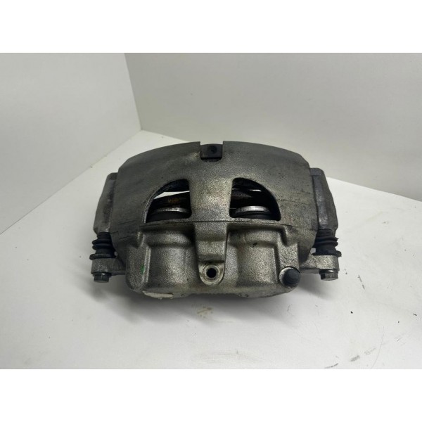 Pinça Dianteira Esquerda Dodge Ram 6.7 Tdi 2500 2012 1689
