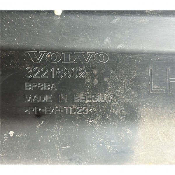 Spoiler ( Direito ) - Volvo Xc40 Recharge Pe 22