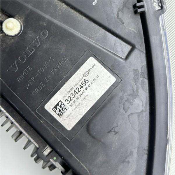 Farol ( Dianteiro Esq ) - Volvo Xc40 Recharge ( 32342456 )