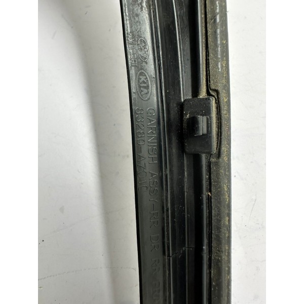 Acabamento Friso Tras/direi Kia Cerato 2014 83280a7010 4832